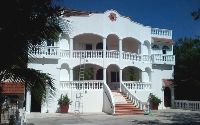 Cozumel Painting - Exterior wallpaint